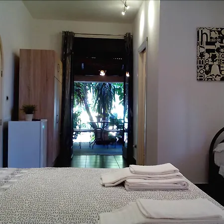 B&B Villa Lidia With Parking And Jacuzzi-2